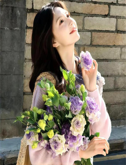 文化研究：九彩霸王花如何展现东西方文化的碰撞与融合 探索艺术与文化的互动关系